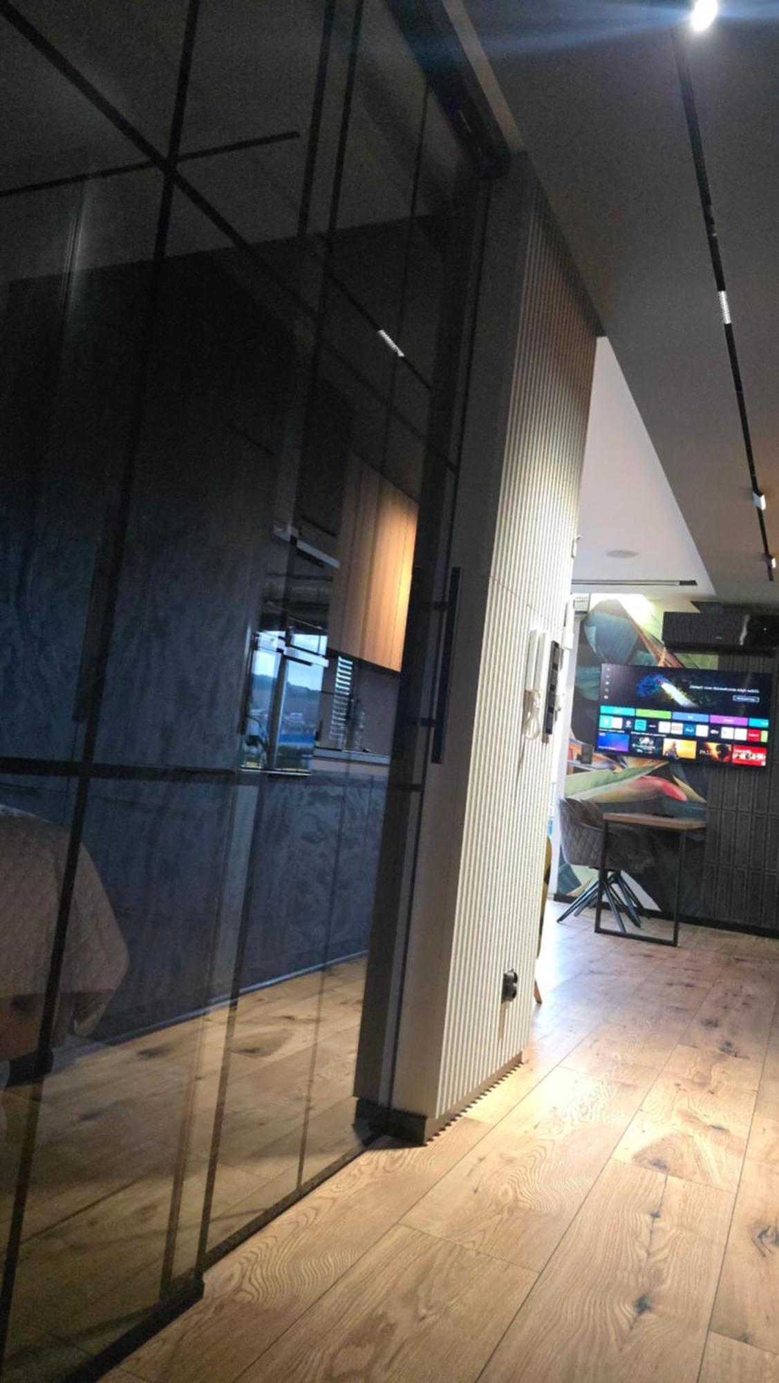 Apartament Dark Prestige New ! - Dostep 24H, Projektor , Garaz Podziemny , Klimatyzacja , Duzy Taras Kielce Eksteriør bilde