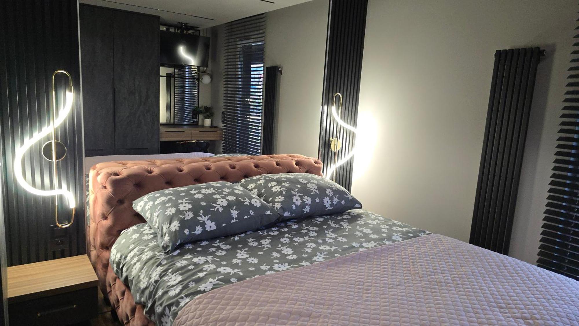 Apartament Dark Prestige New ! - Dostep 24H, Projektor , Garaz Podziemny , Klimatyzacja , Duzy Taras Kielce Eksteriør bilde